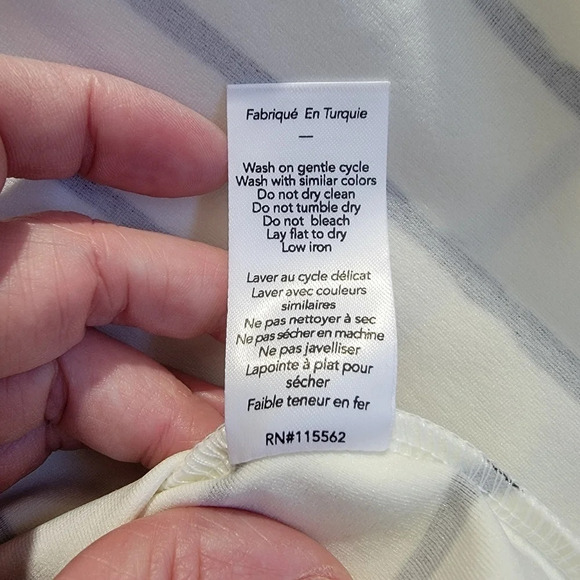 Elizabeth And James Back And White Striped A Line Back Zip Full Skirt Size 4 - Picture 7 of 9